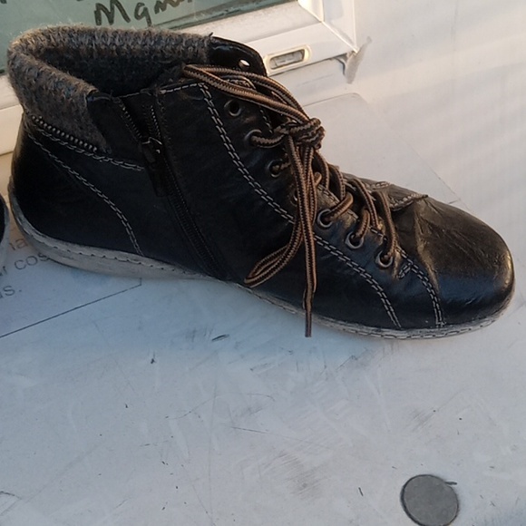 Remonte, Black leather, weather resistant, ankle boots - Picture 3 of 11